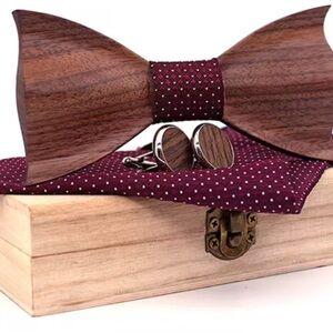 Elegant Wooden Bow Tie Set with Burgundy Accents